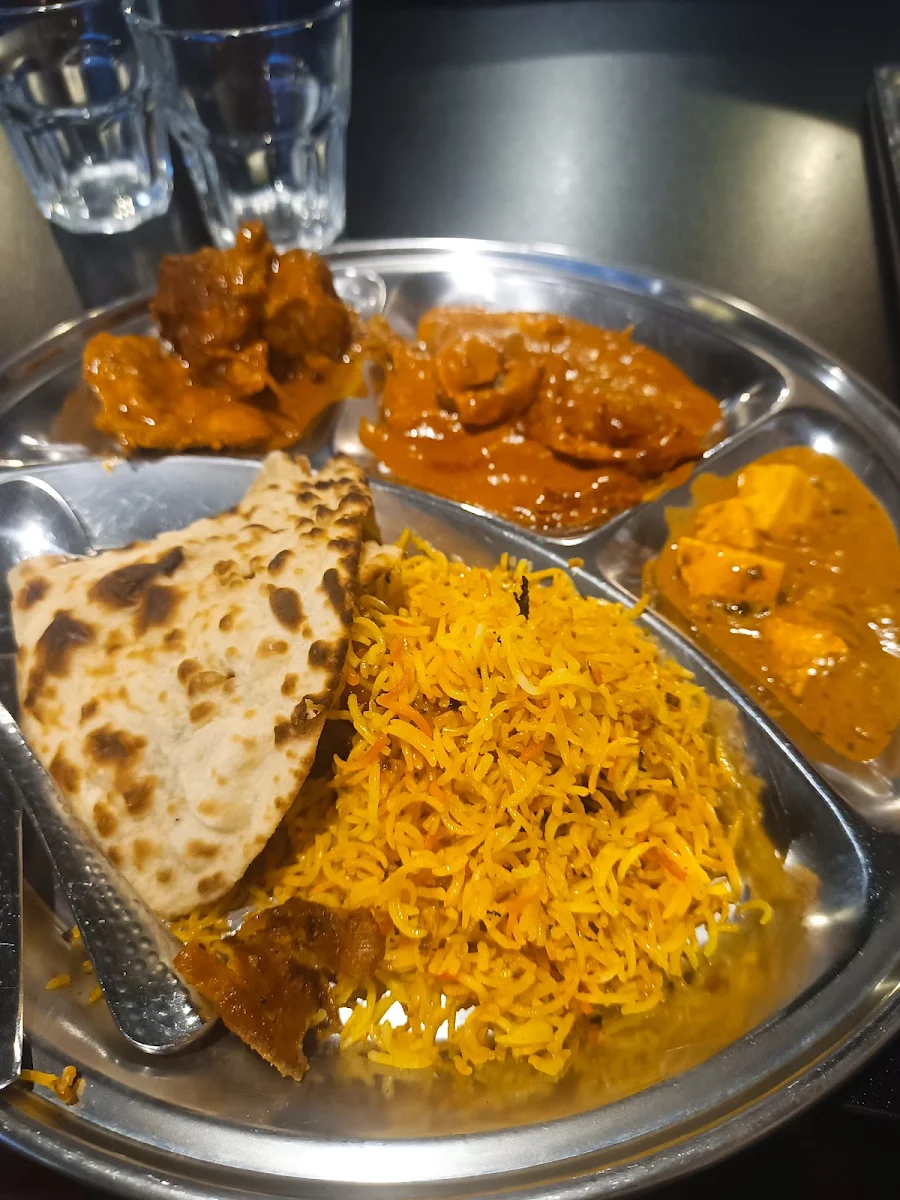 Unlimited Rice and Naan, Amrin and Bros Indian Restaurant & Bar
