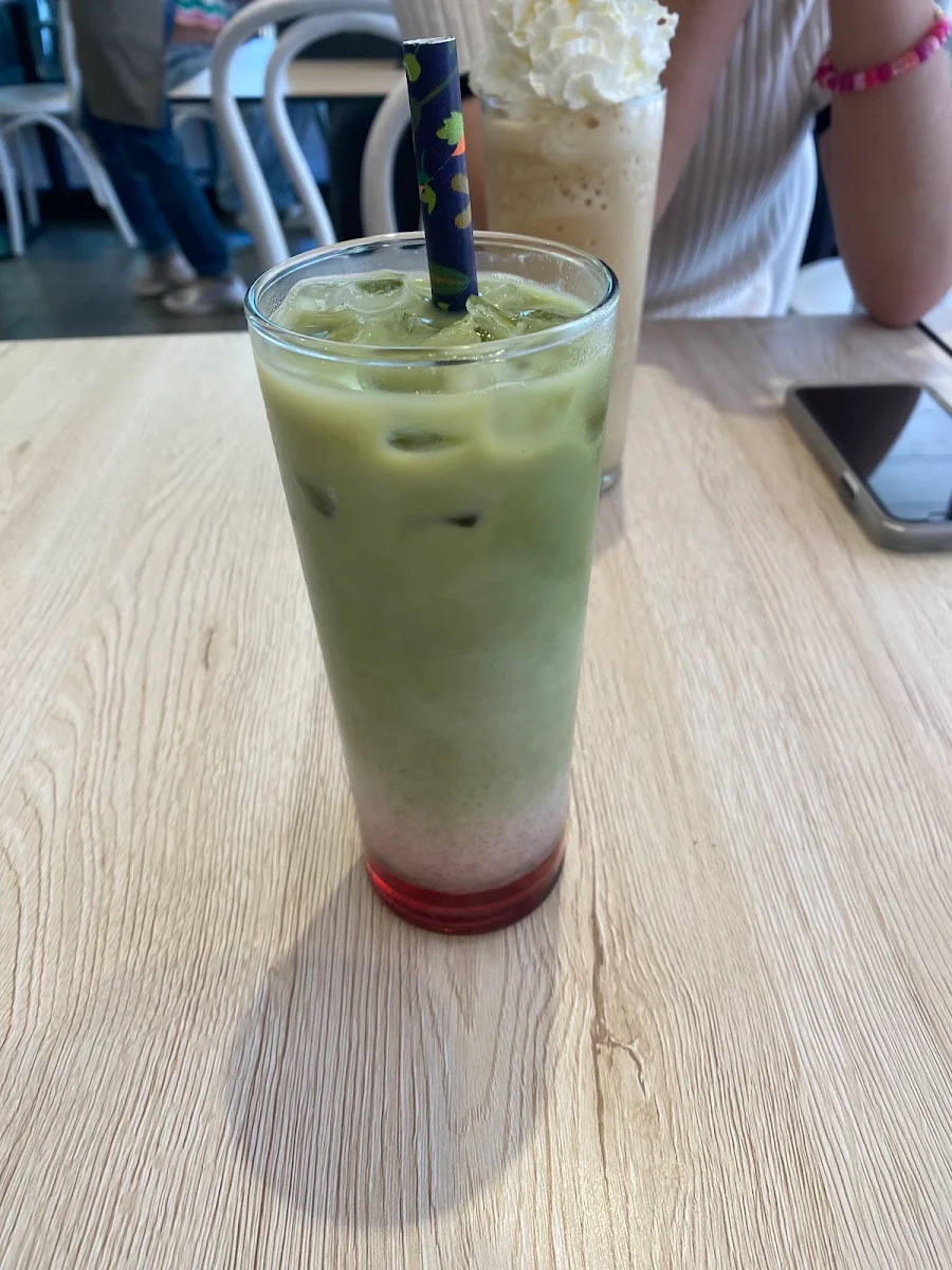 Iced Strawberry Matcha, LUCA