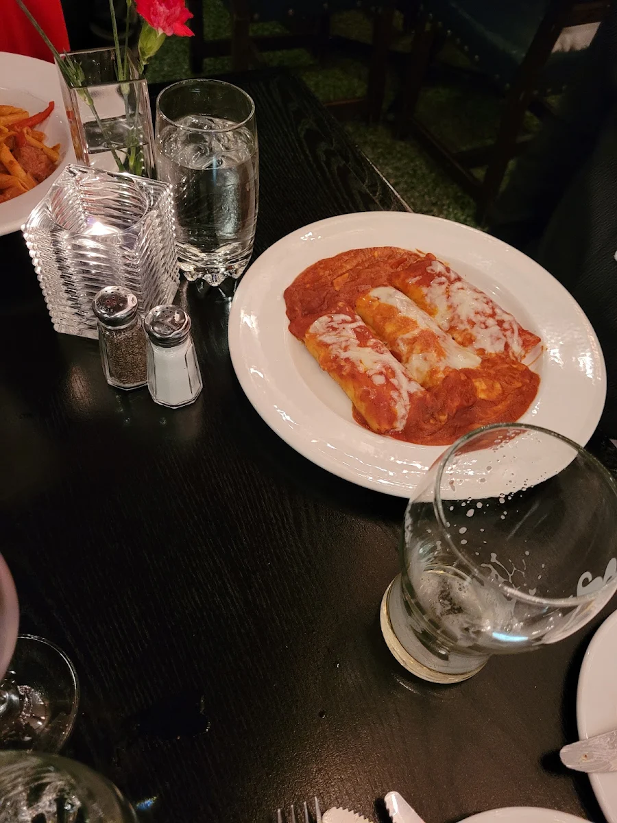 Manicotti, Trattoria Caffè Italia