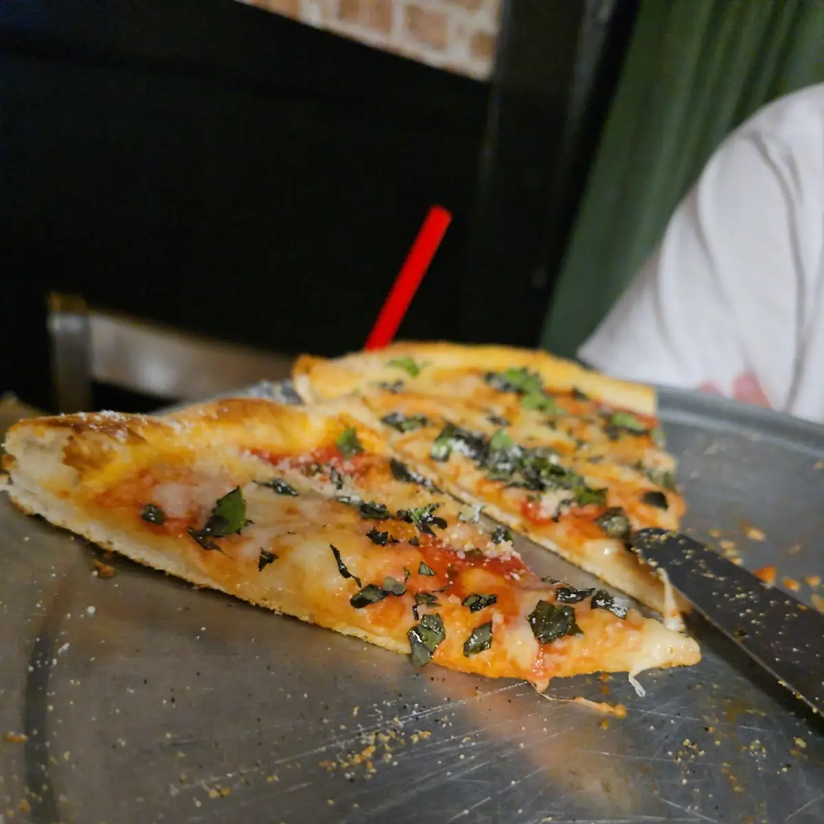 12 Razor Thin Pizza