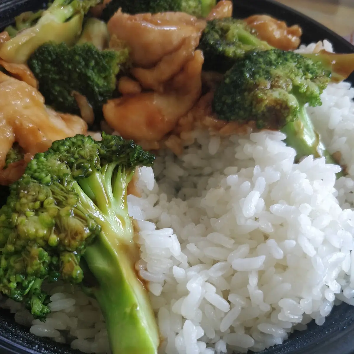 Steamed Chicken with Broccoli