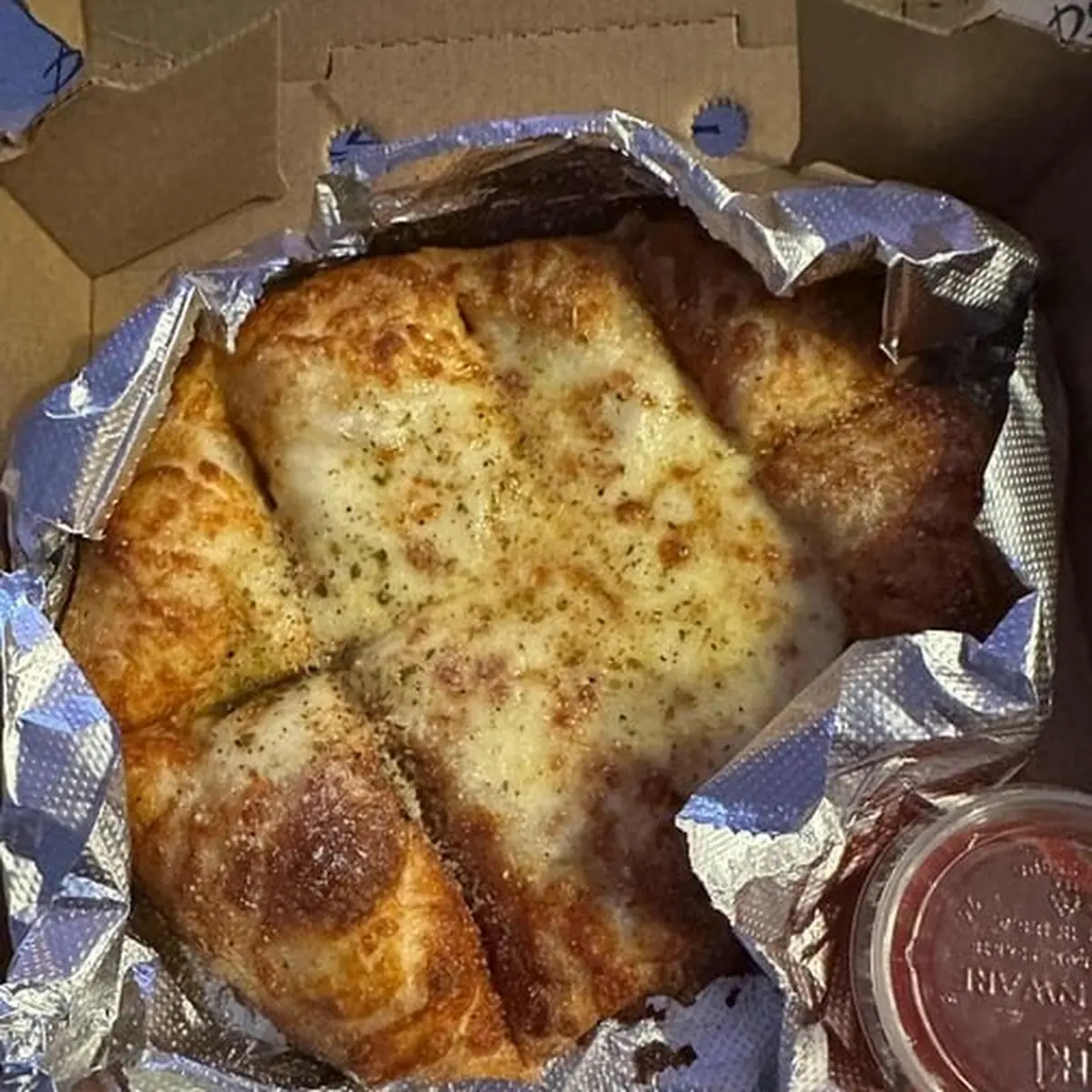 Cheesy Breadsticks with Marinara Sauce