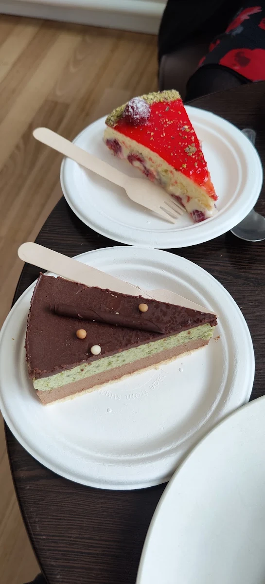 Raspberry Sponge Chocolate and Pistachio Bavarian, Savoir French