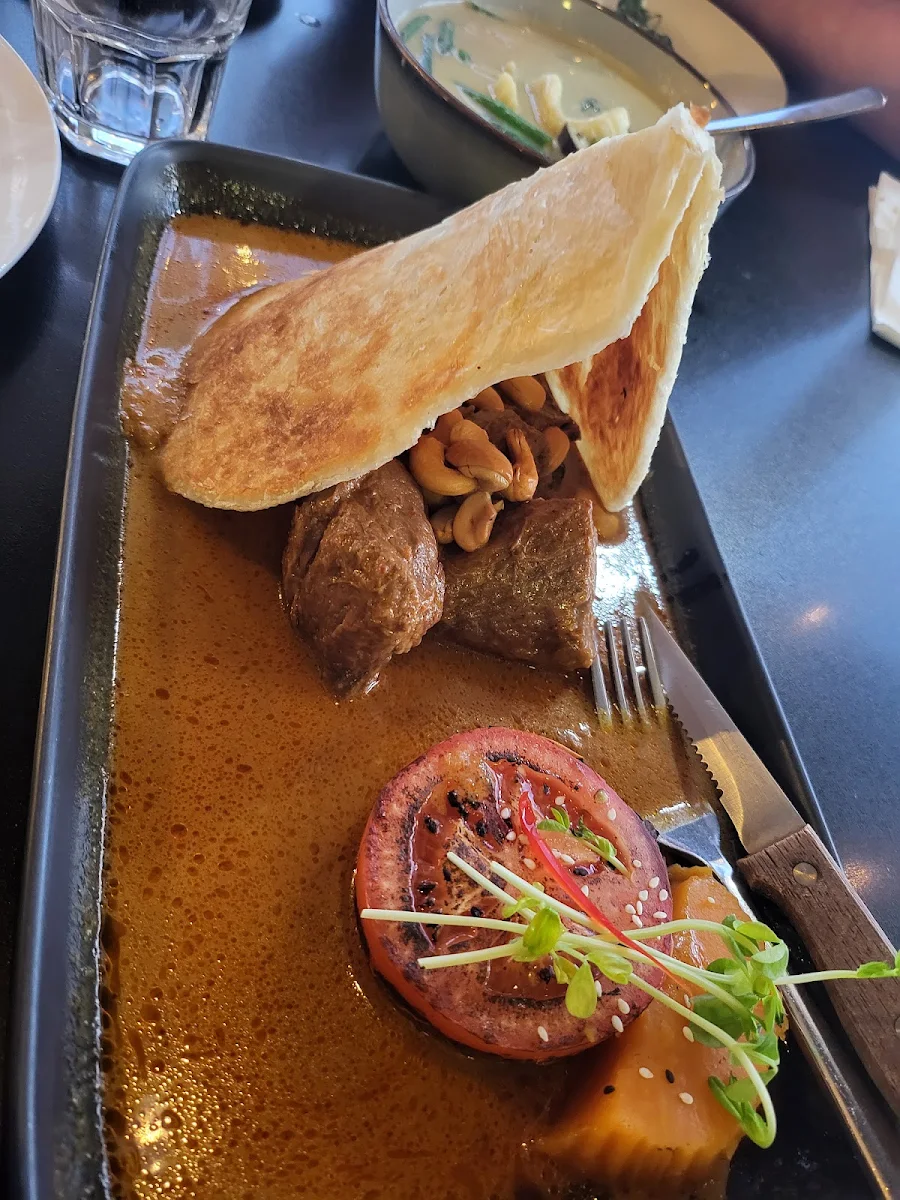 Beef Massaman Curry, Limlong Thai Restaurant
