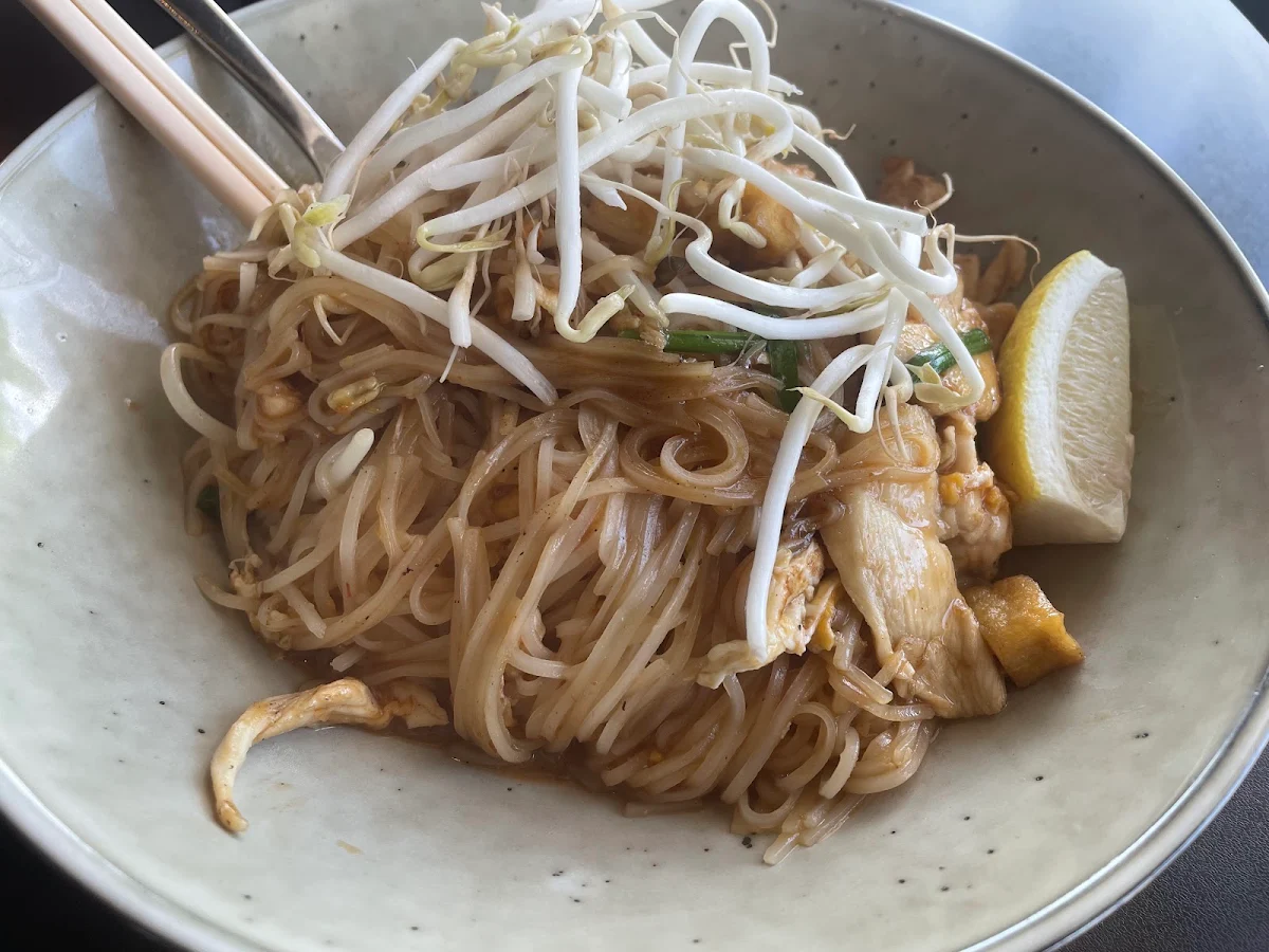 Chicken Pad Thai, Limlong Thai Restaurant