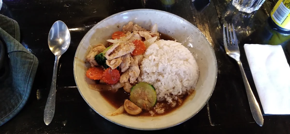 Garlic Pepper Chicken, Limlong Thai Restaurant