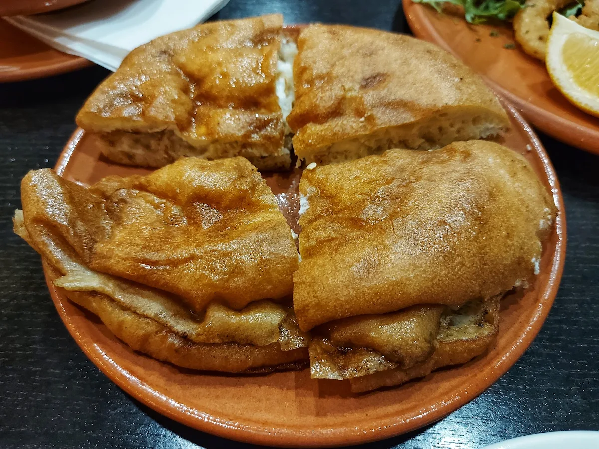 Lepinja Kajmak, Scout Cafe Restaurant