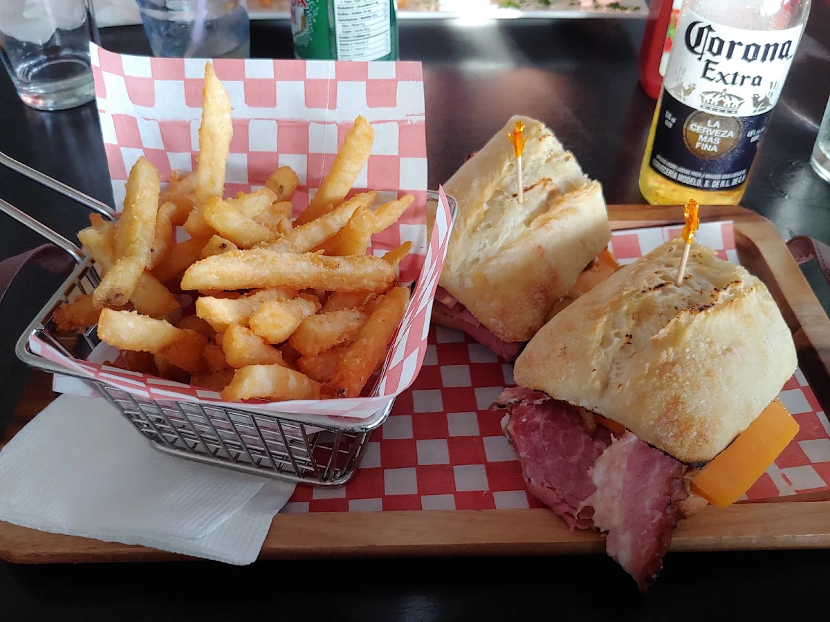Sandwiche, Scout Cafe Restaurant