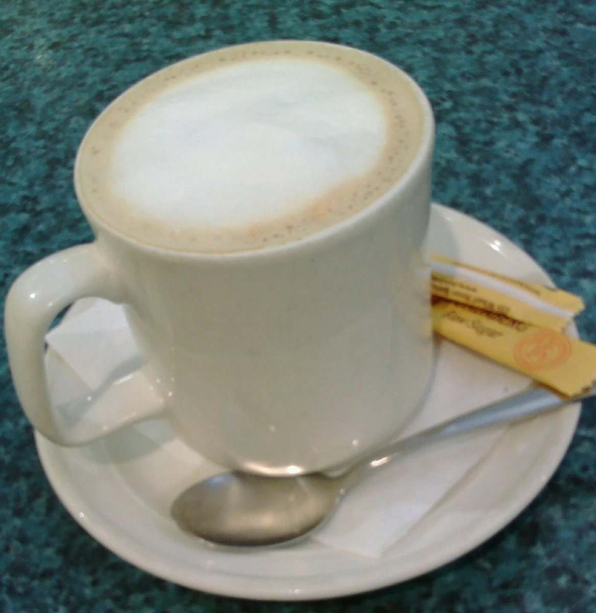 Flat White, Vincenzo's Coffee Lounge