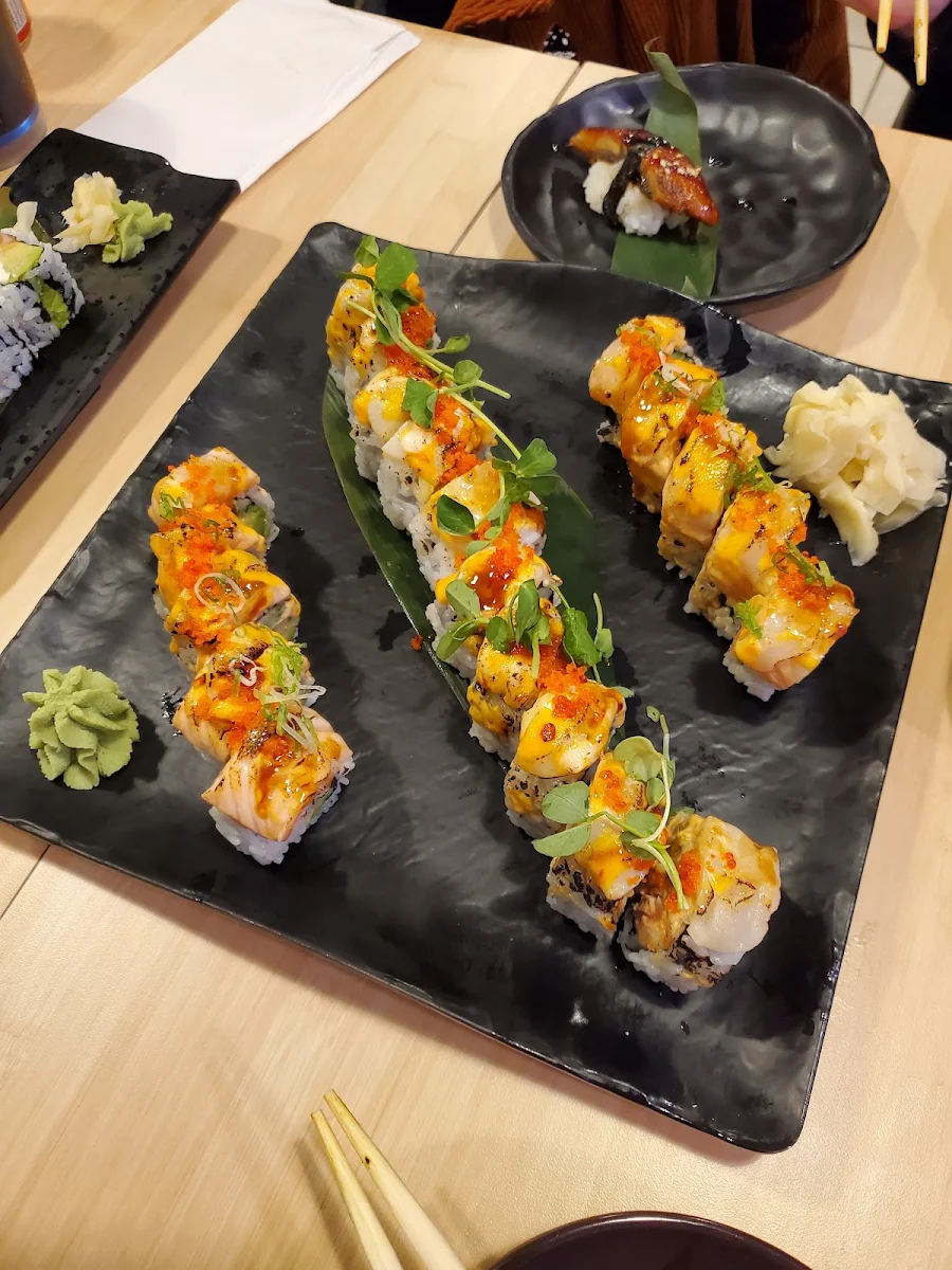Hana Roll and Hot Night Roll, Hana Sushi