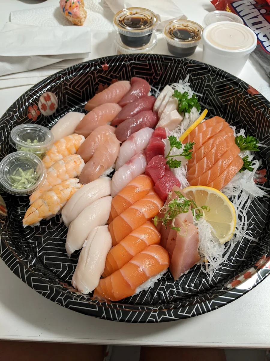 Sashimi Sushi Combo, Hana Sushi