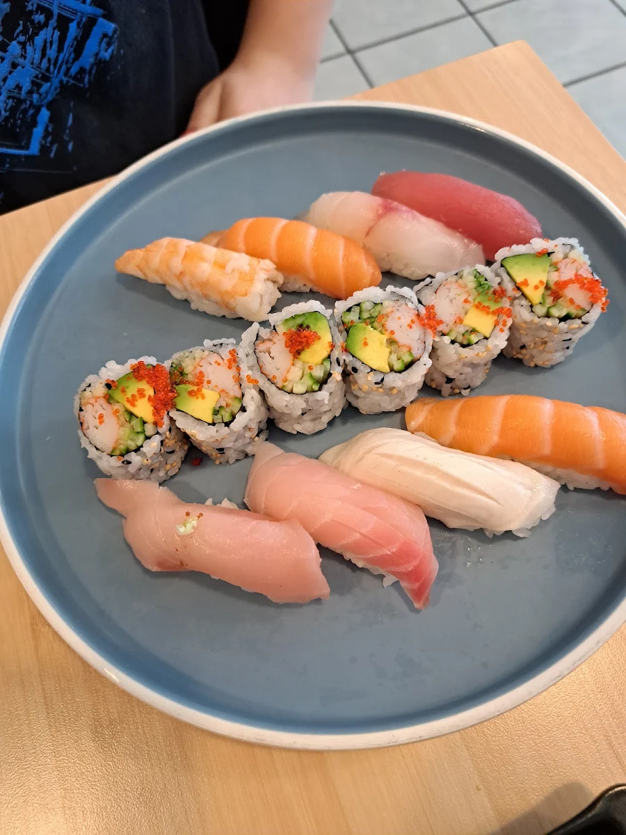 Sushi Combo 1 14, Hana Sushi