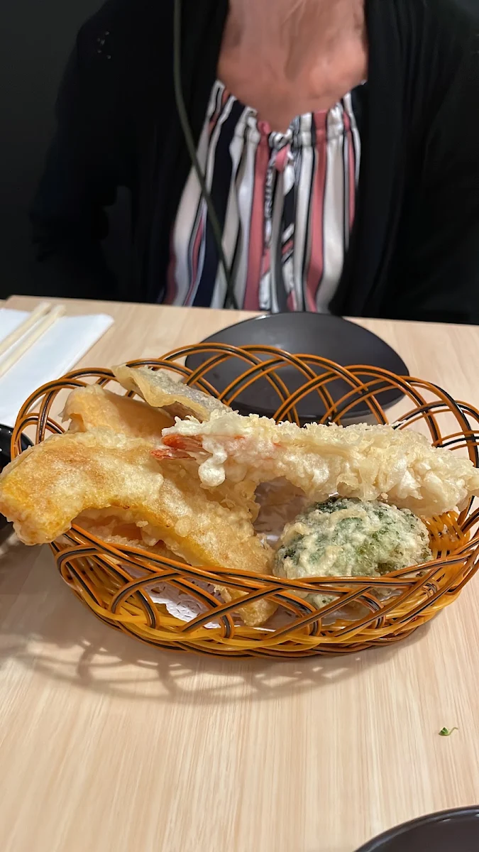 Yam Tempura 8, Hana Sushi