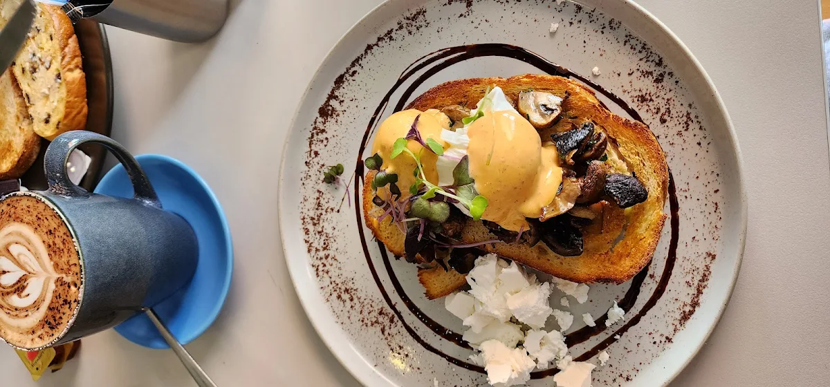Pavlova French Toast, Degani Mernda Junction