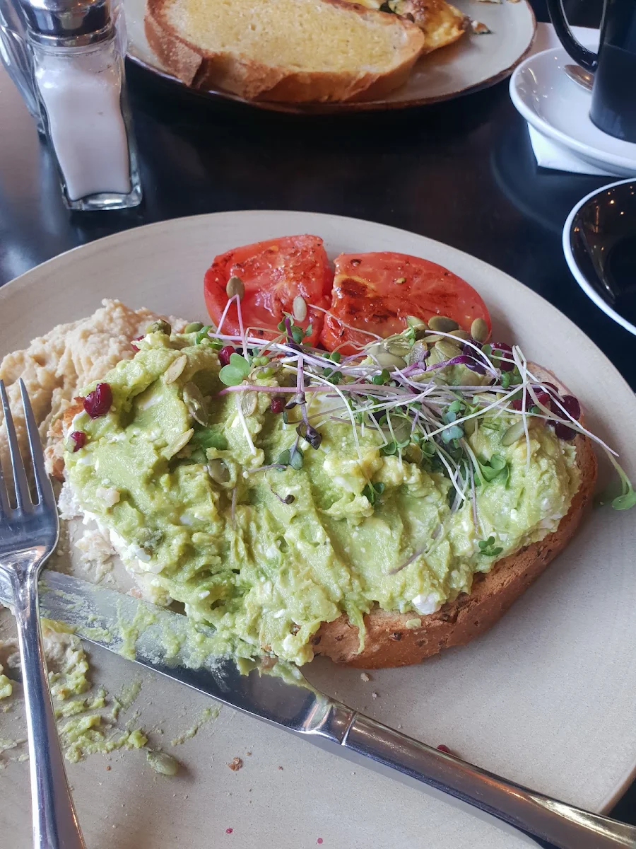 Smashed Avocado Toast, Degani Mernda Junction