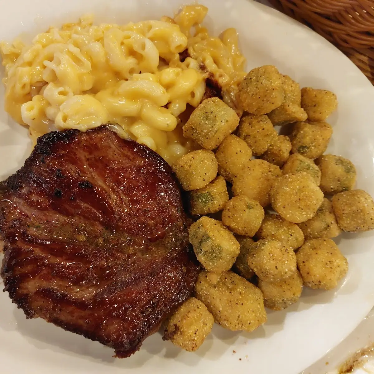 Loaded Mac Nº Cheese Country Dinner Plate Sirloin Steak Tips Country Dinner Plate