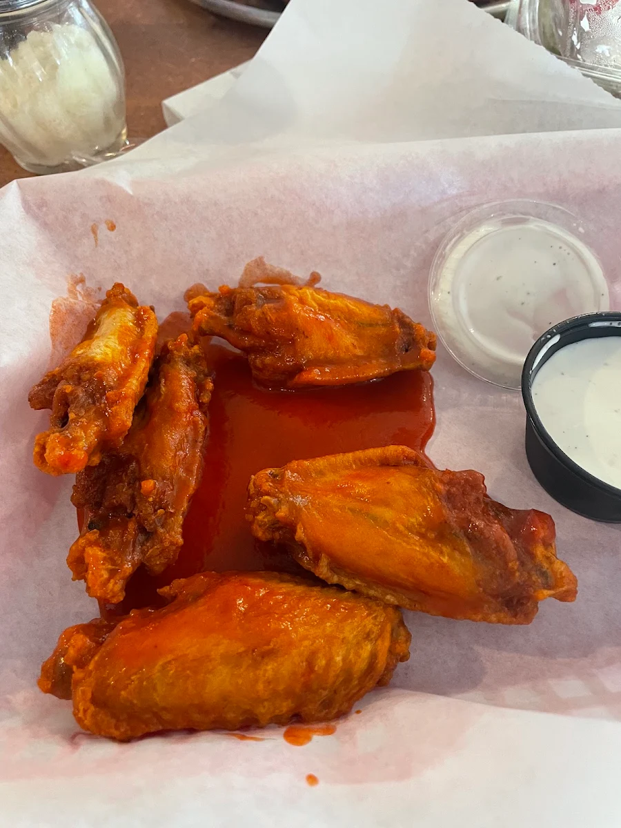 Crispy Buffalo Wings with Dipping Sauce