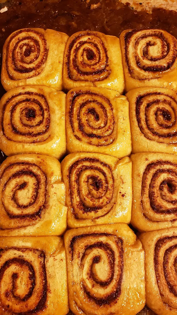 Cinnamon Roll, Koffee House & Bakery