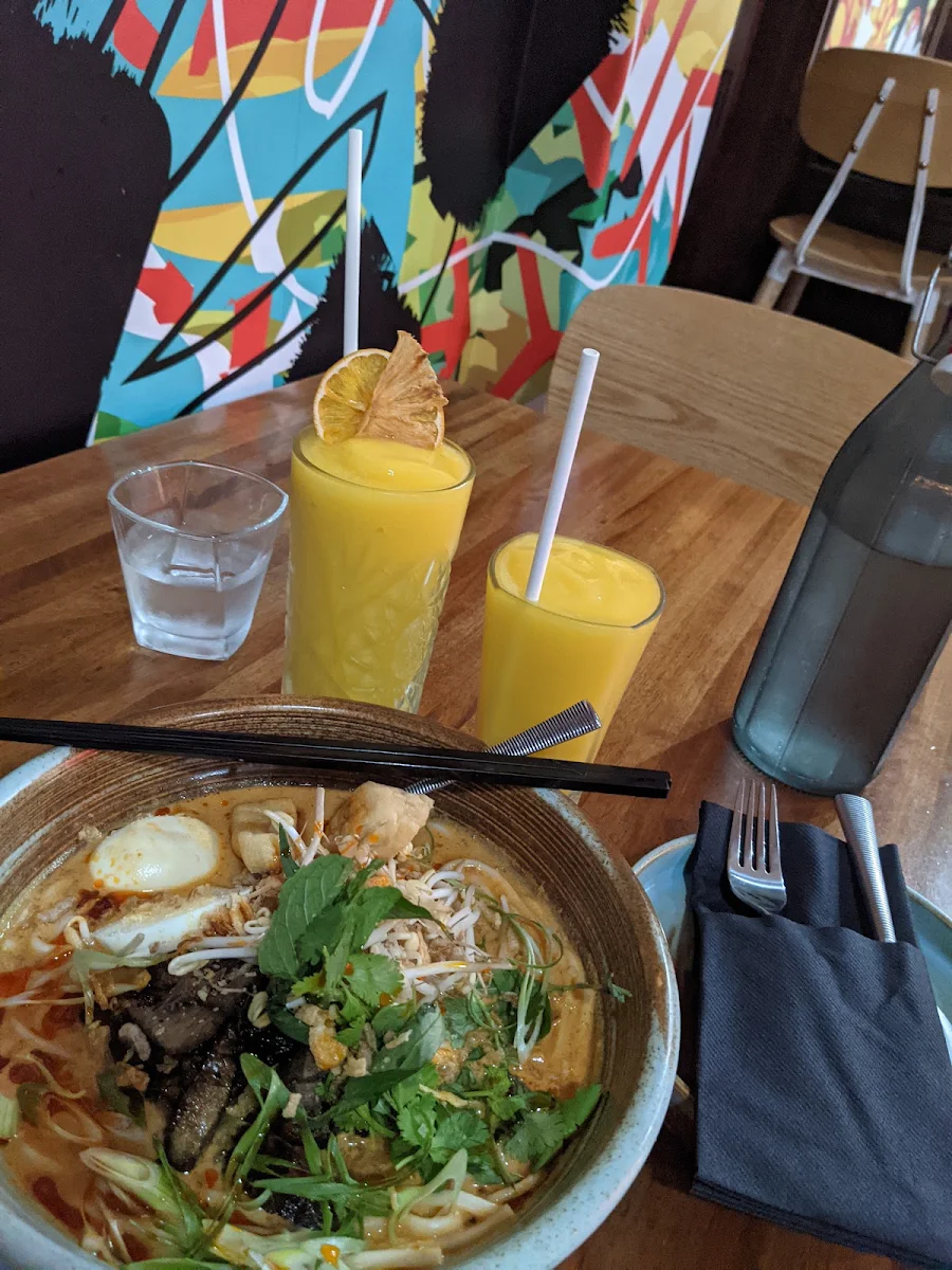 Beef Laksa & Fresh Mango Smoothie, Soy Kitchen Street Food