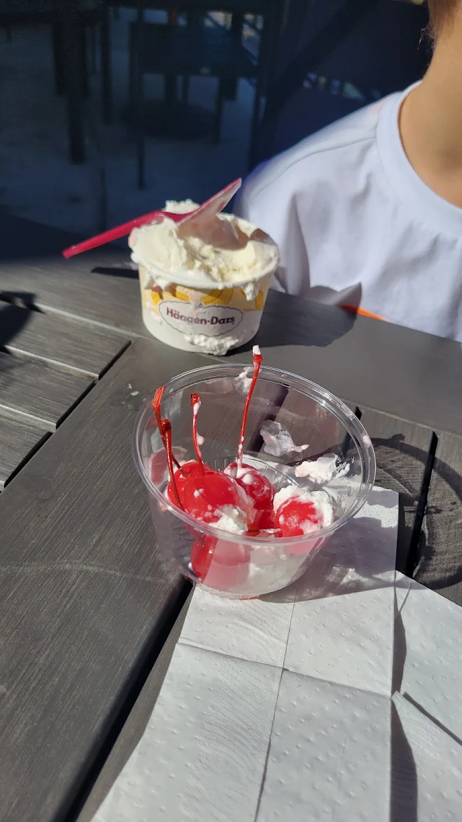 Strawberry Sundae