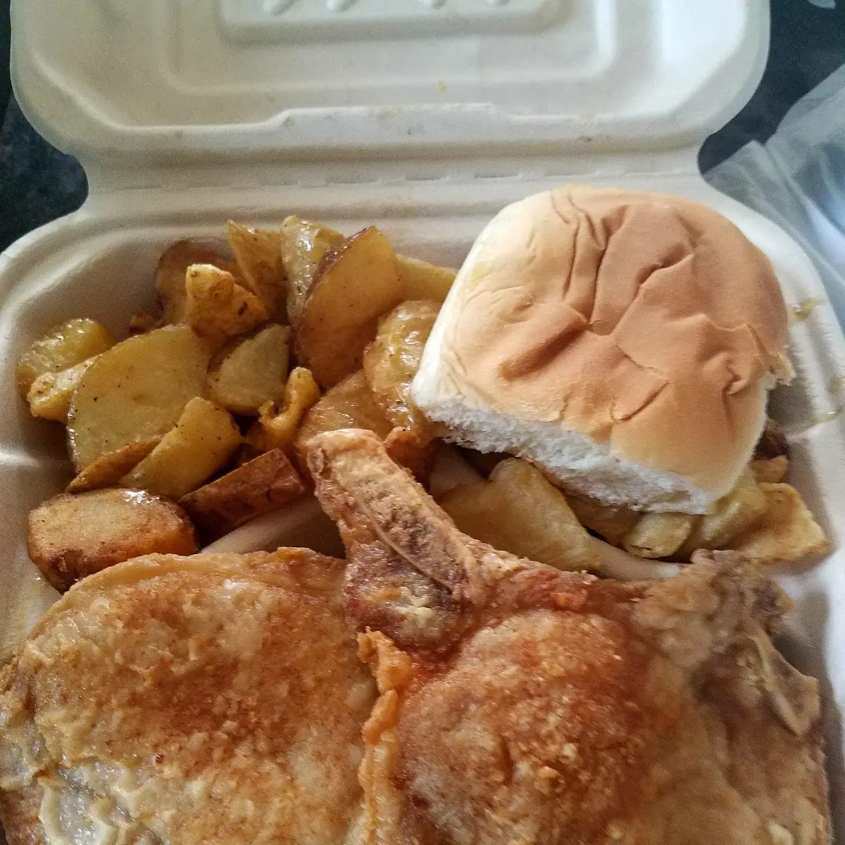 3 Pieces Pork Chops Dinner Rolls