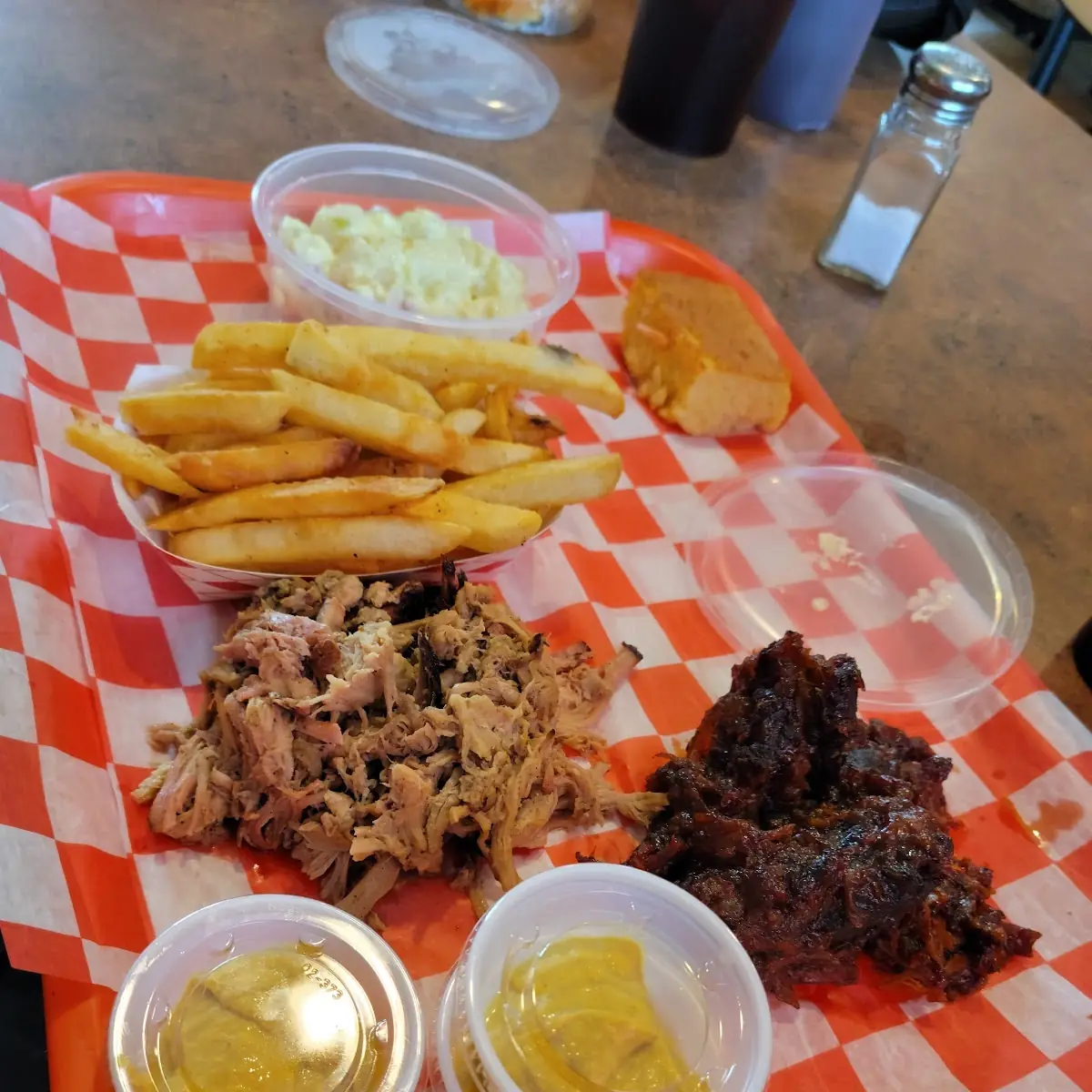 2 Meat Sampler Platter with Pulled Pork and Tips