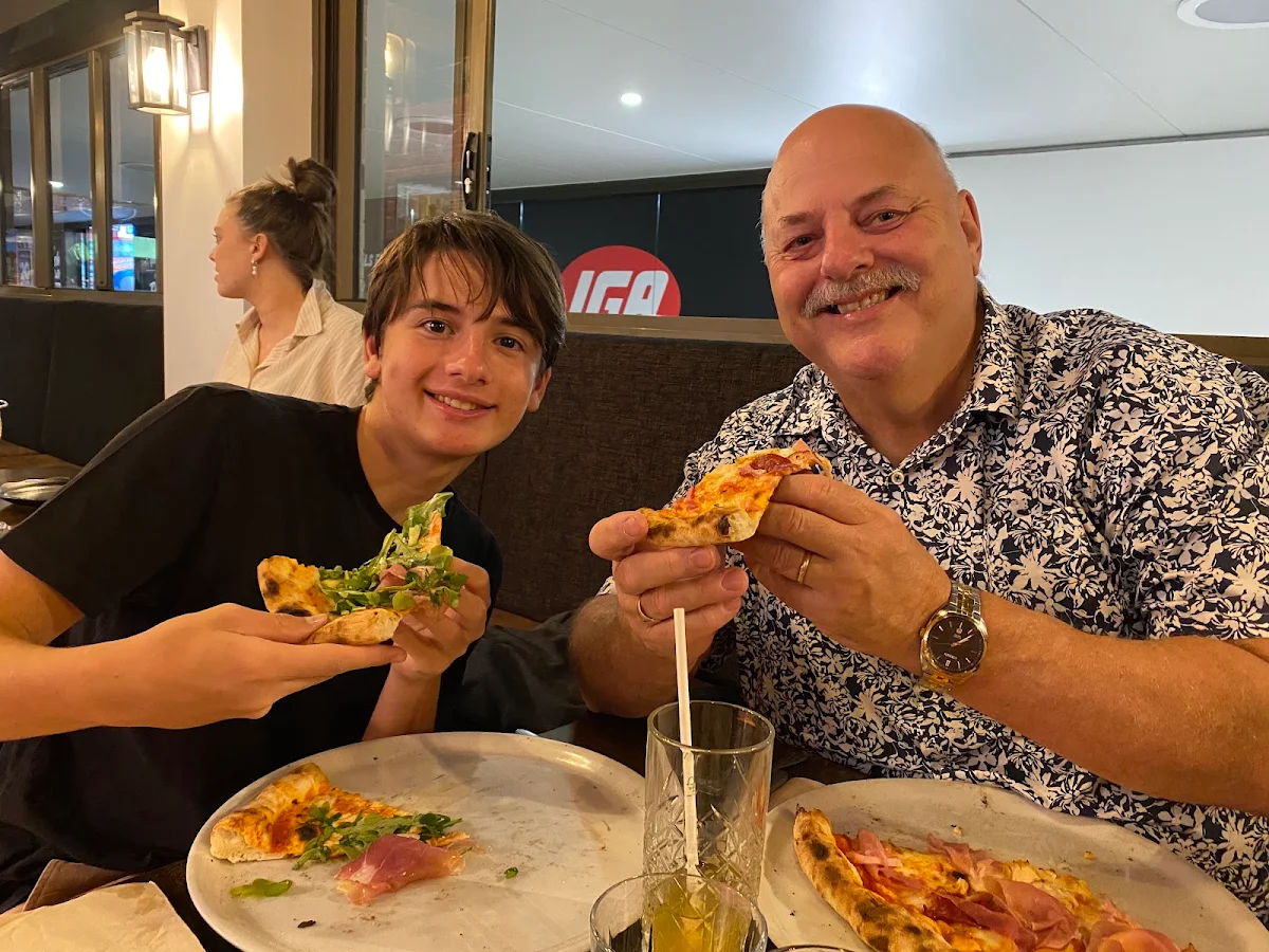 Pizza Salami, Georges On Sorrento