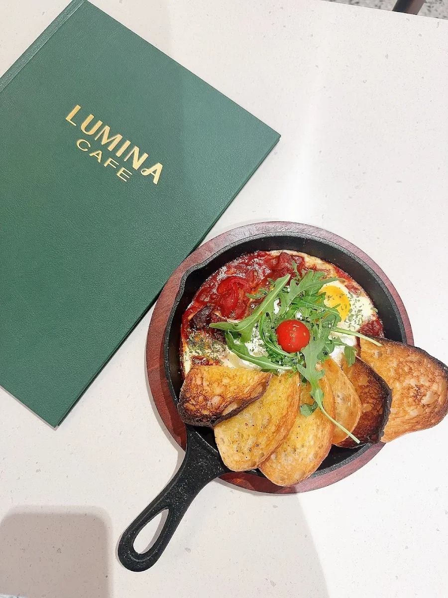 Highlights, Lumina Cafe Castle towers