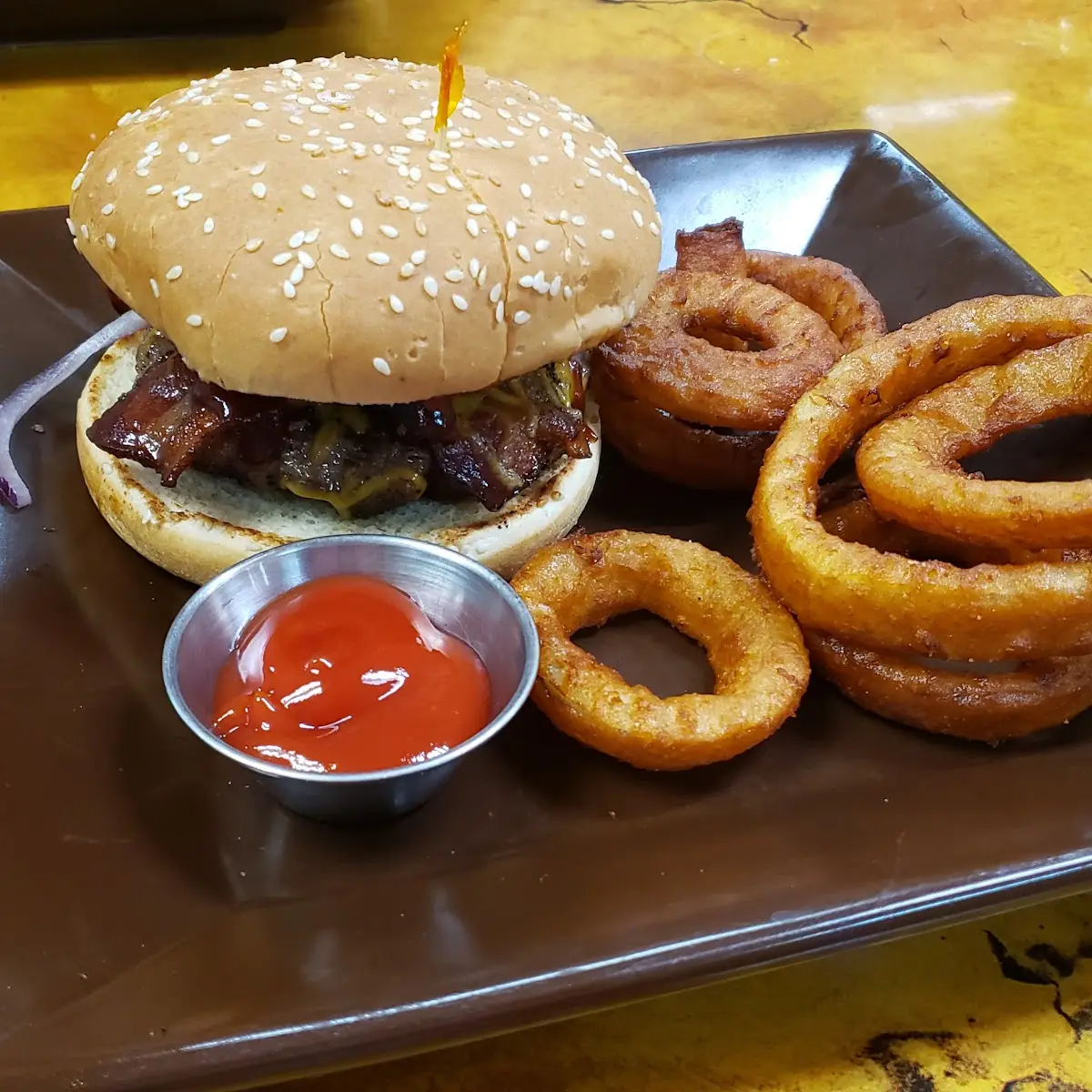 Western Burger w Onion Rings
