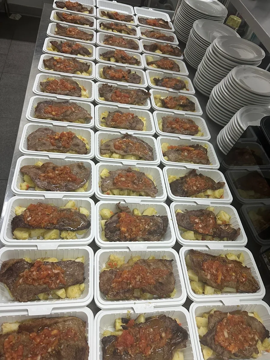 Lunch Box Steak and Noodles 6