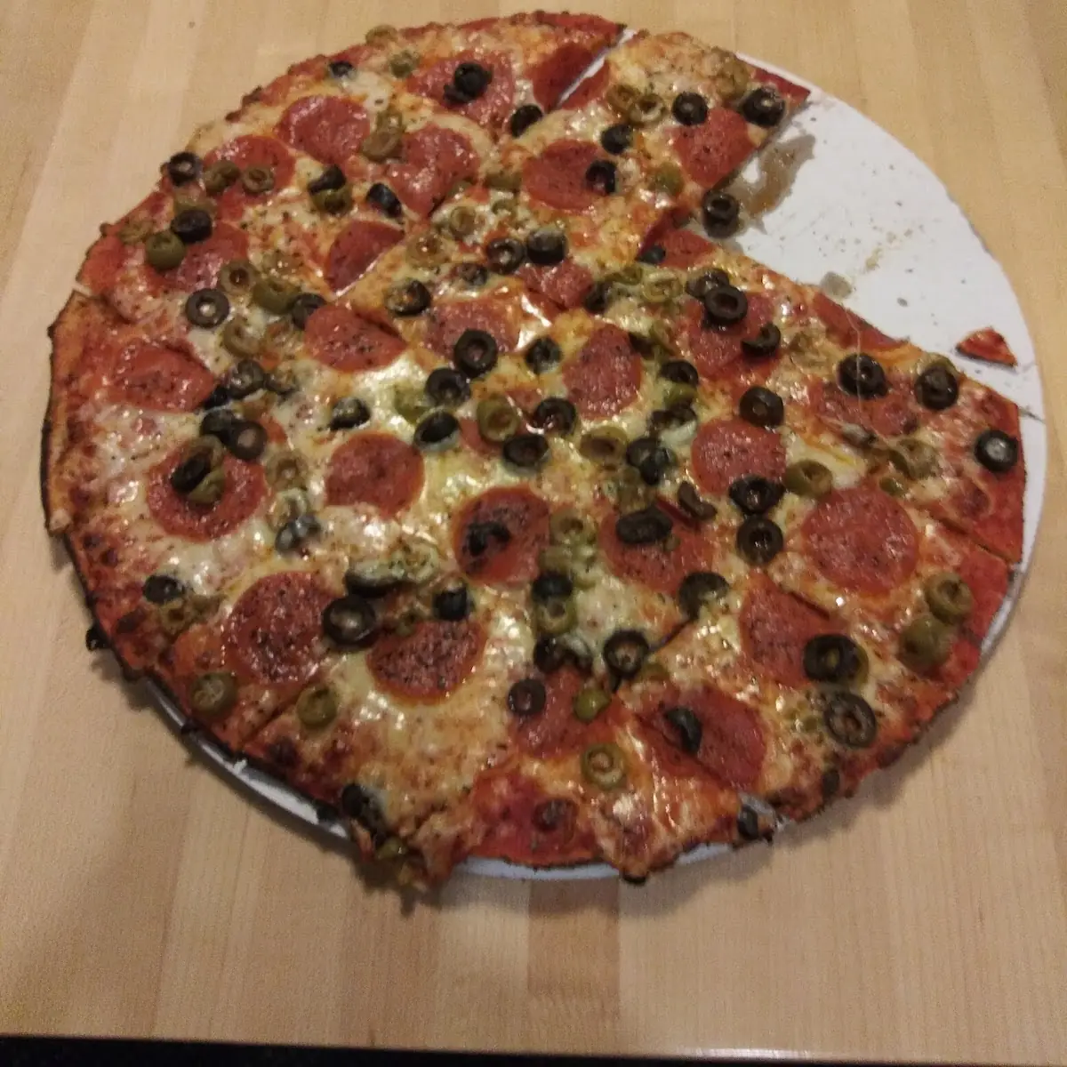 Black Olive Thin Crust