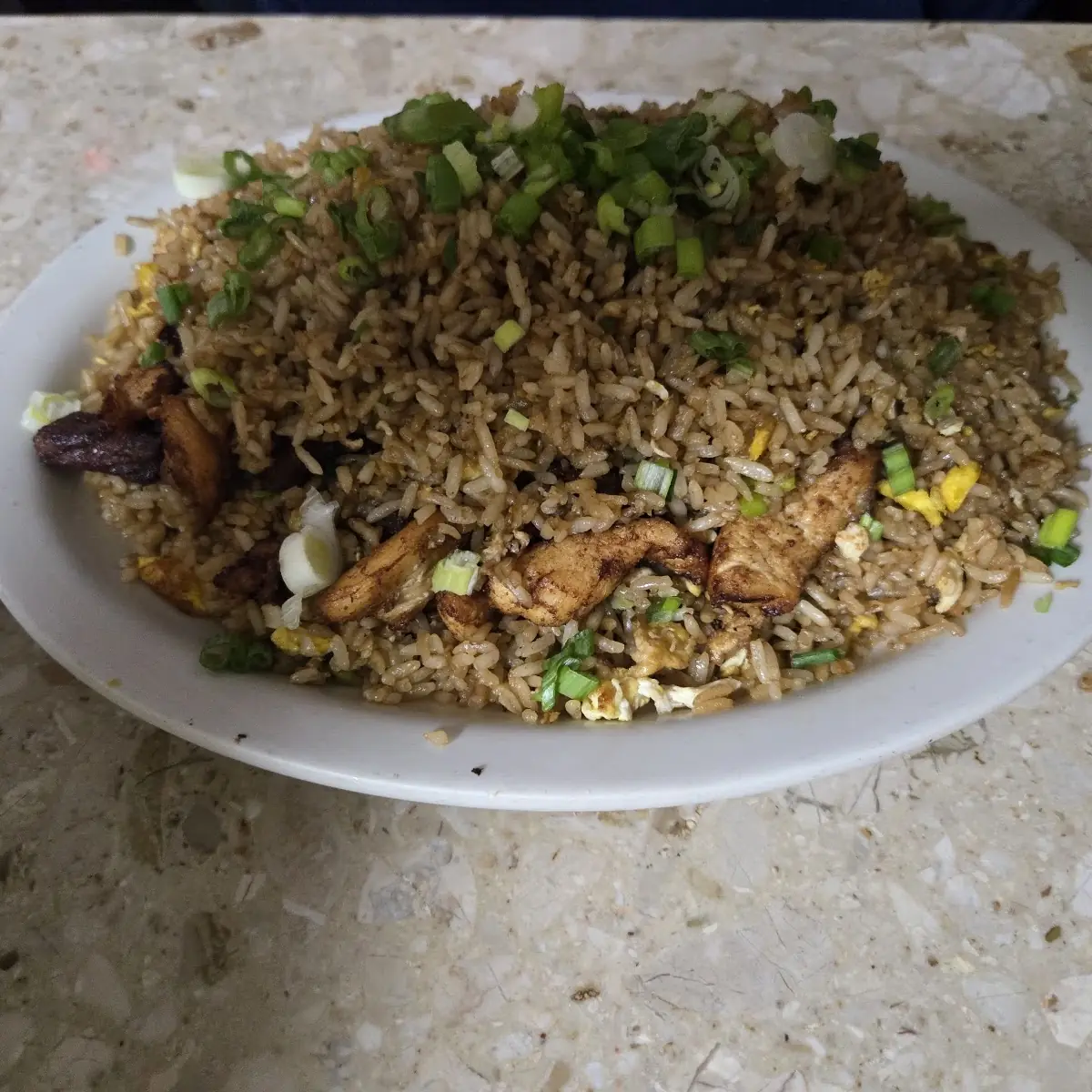 Chaufa Mixto de Pollo Y Carne