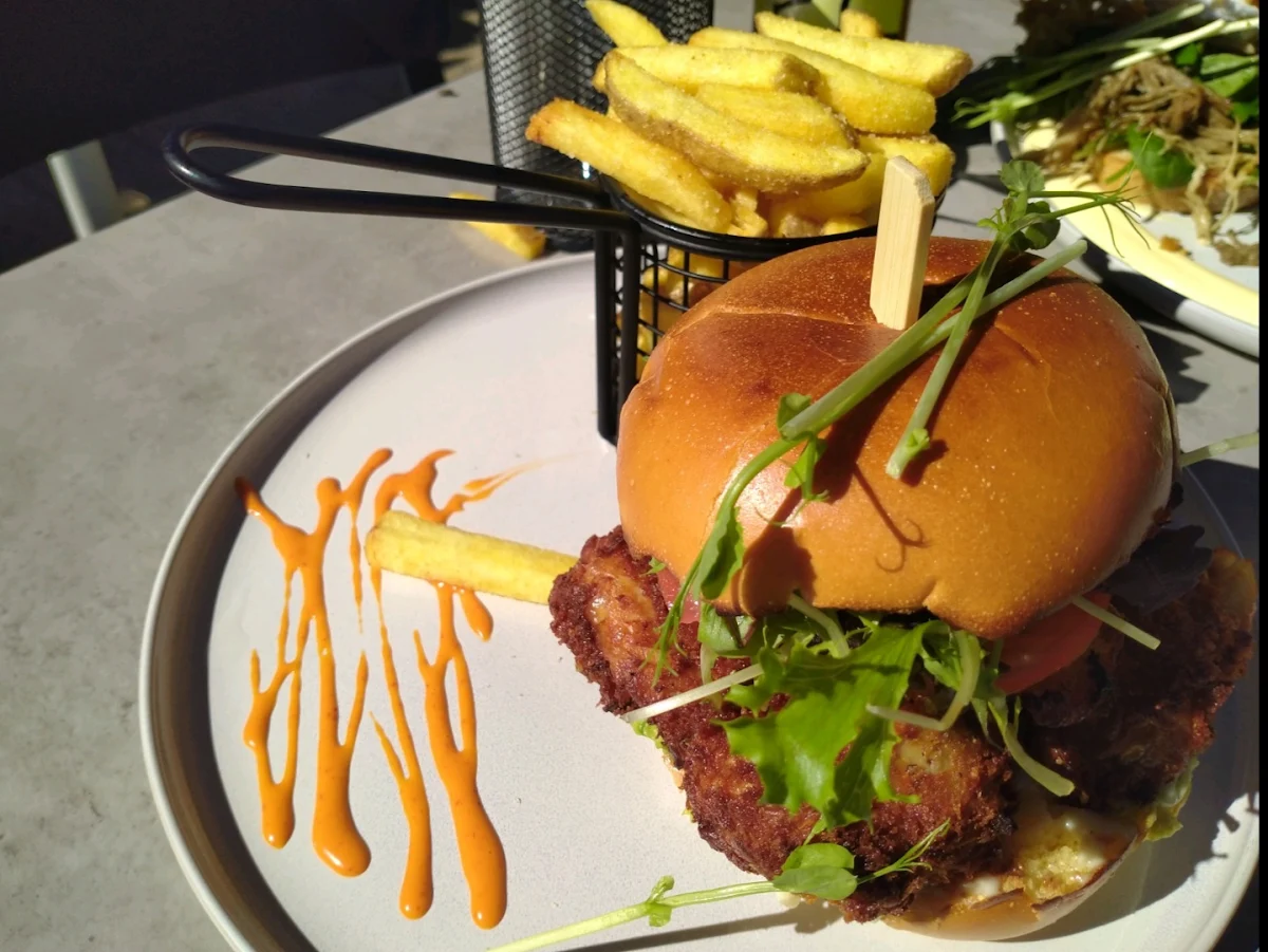 Chicken Fillet Burger with Strachan Sauce