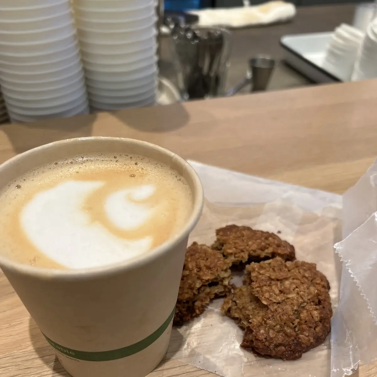 Hot Oatmeal Vanilla Latte and Oatmeal Cookie