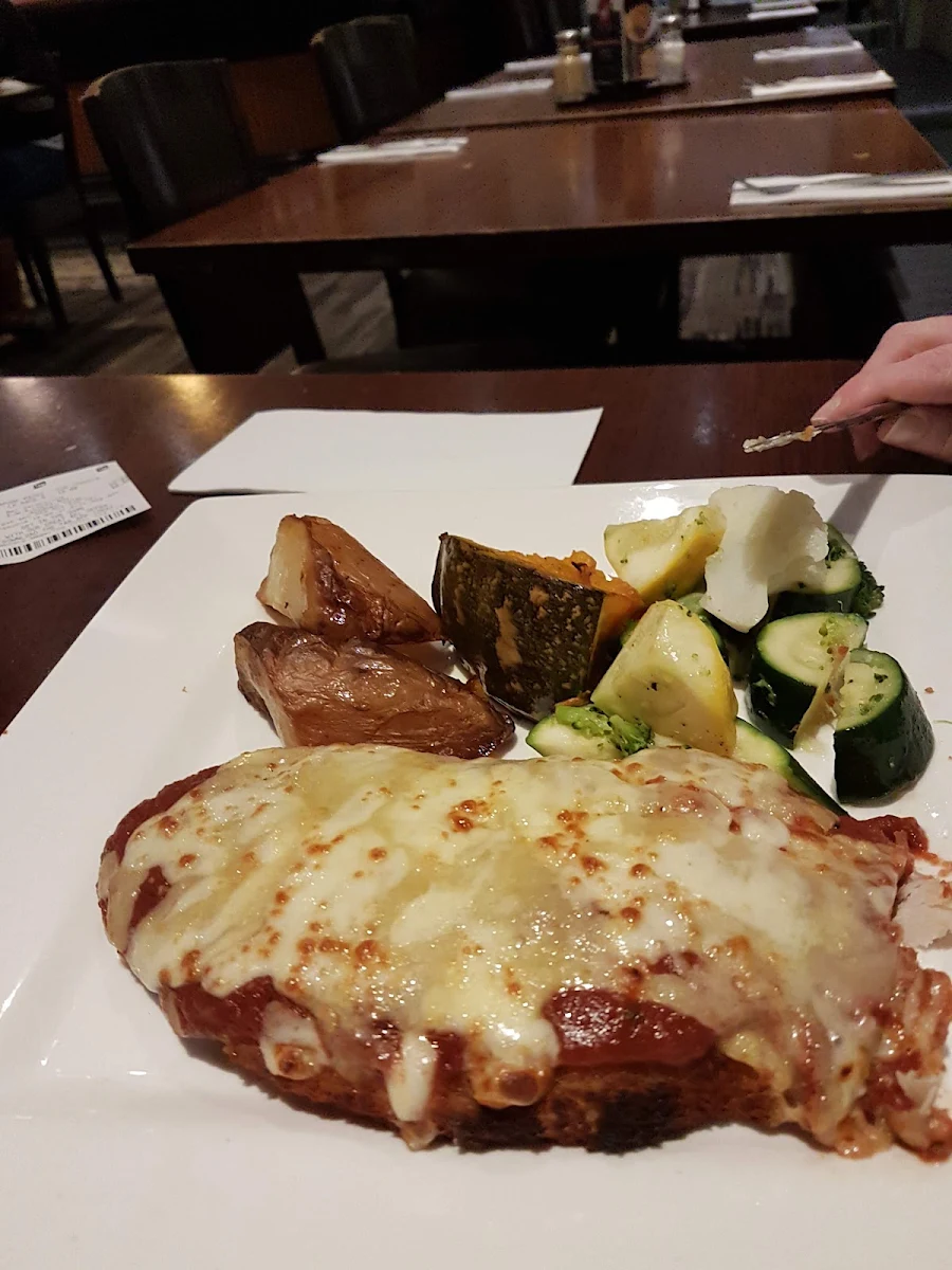 Chicken Parmigiana with Veggie, Eltham Hotel