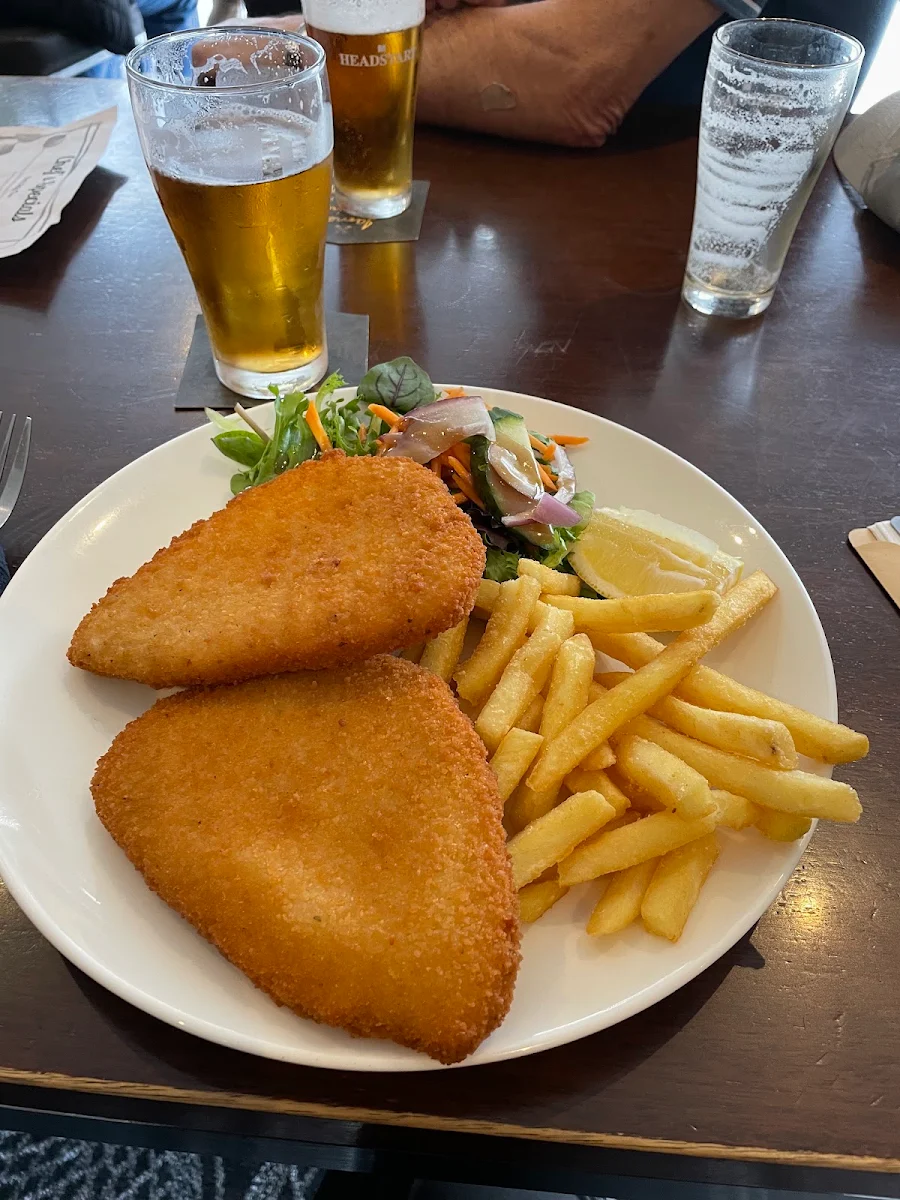 Chicken Schnitzel, Eltham Hotel
