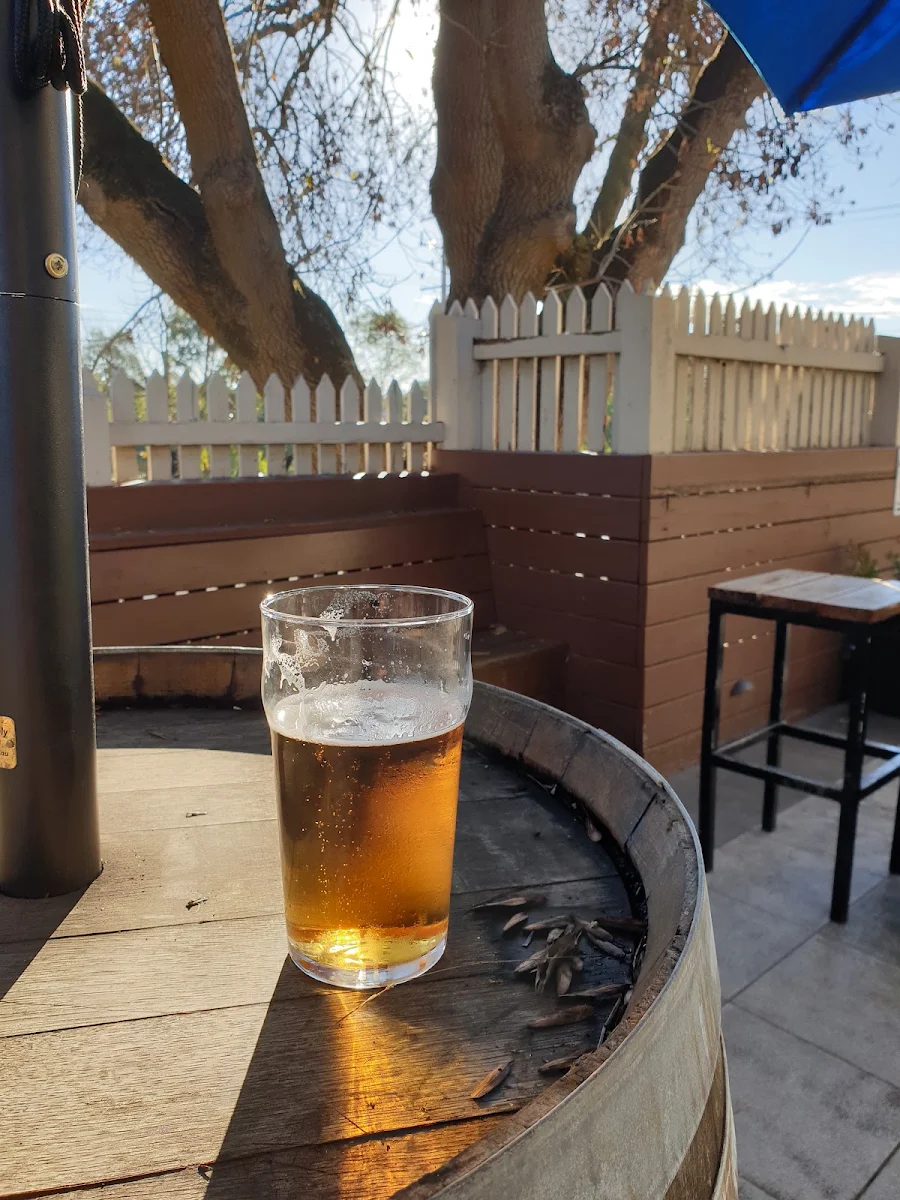 Highlights, Eltham Hotel