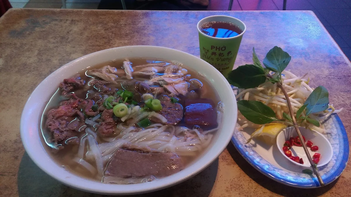 Pho Combination Noodle Soup, Pho Hien Vuong Pasteur