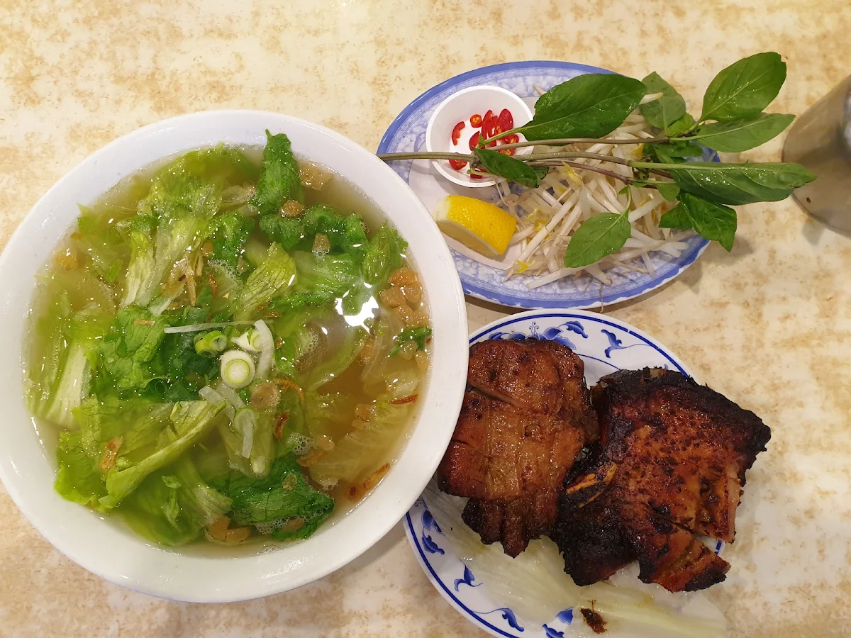 Tapioca Noodle Soup with Pork Chops, Pho Hien Vuong Pasteur