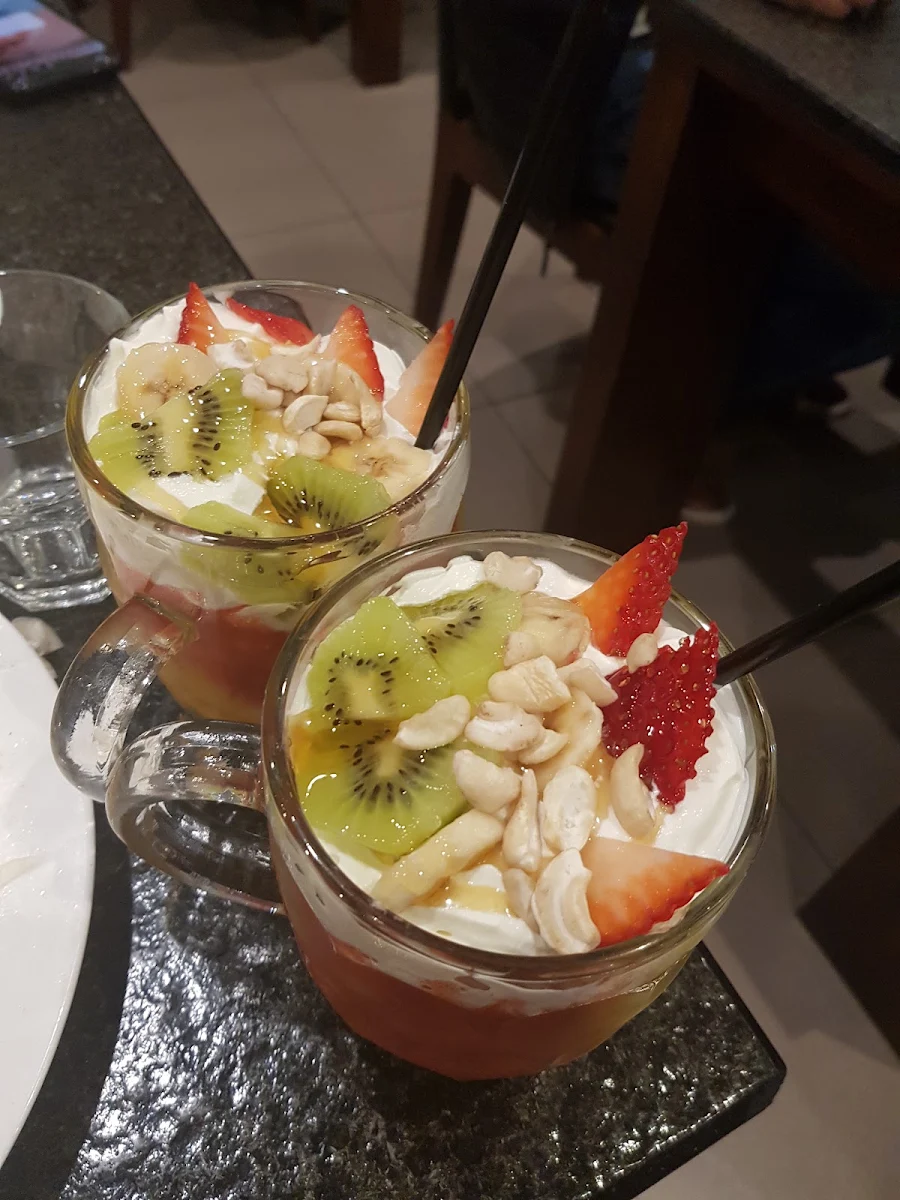 Fresh Lebanese Cocktail, Little Lebanon Restaurant
