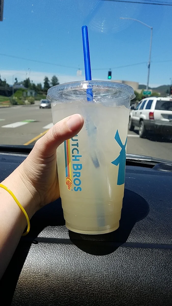 Medium Green Tea with Coconut Syrup