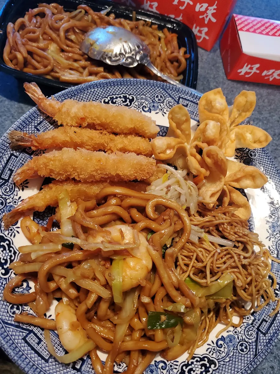 Highlights, Lucky Kitchen Buffet