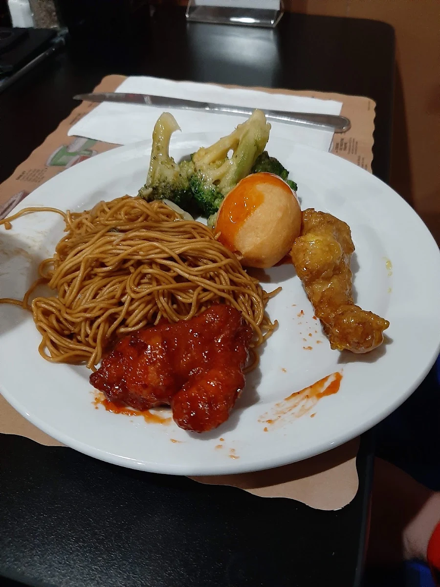 Noodles Pork, Lucky Kitchen Buffet