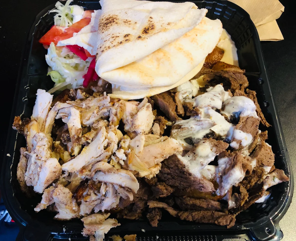 Chicken Shawarma, Restaurant Boustan