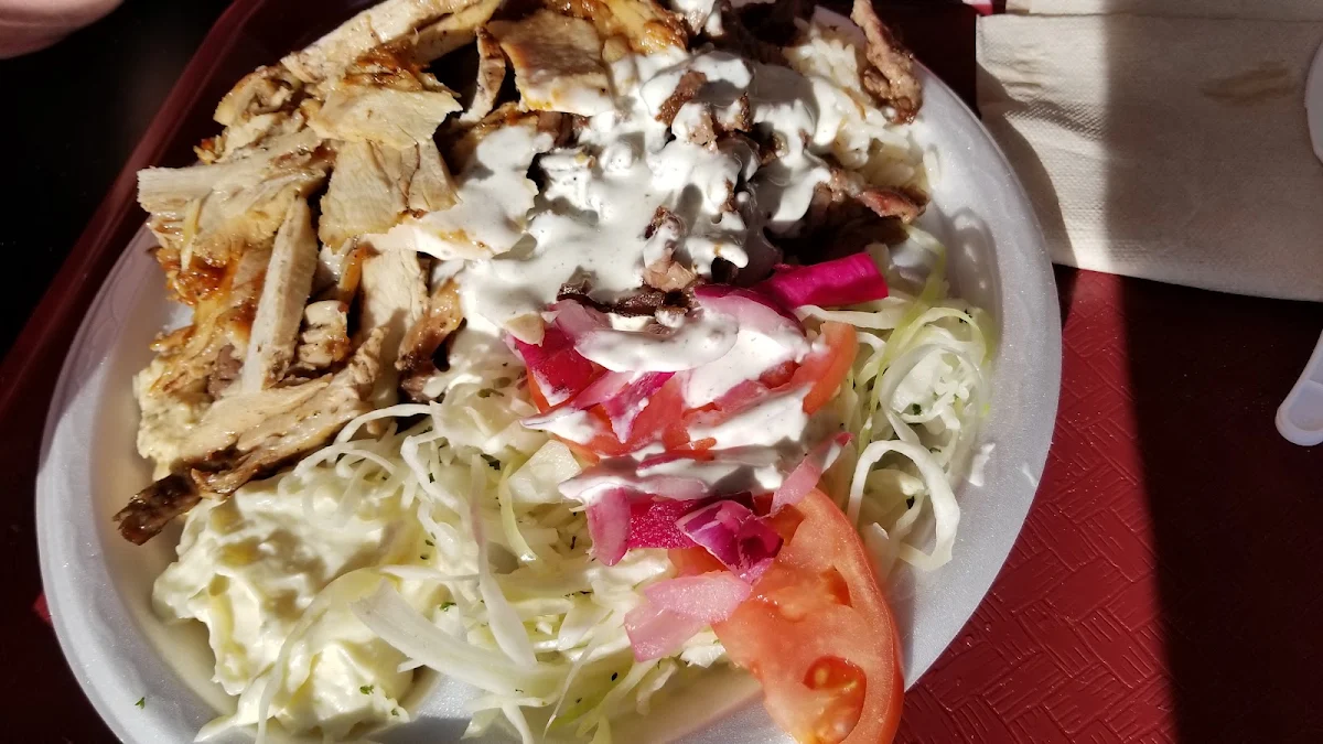 Shawarma Trio de Grillades, Restaurant Boustan