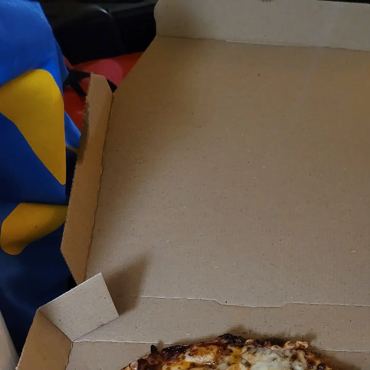Thin Crust Pizza BBQ Chicken