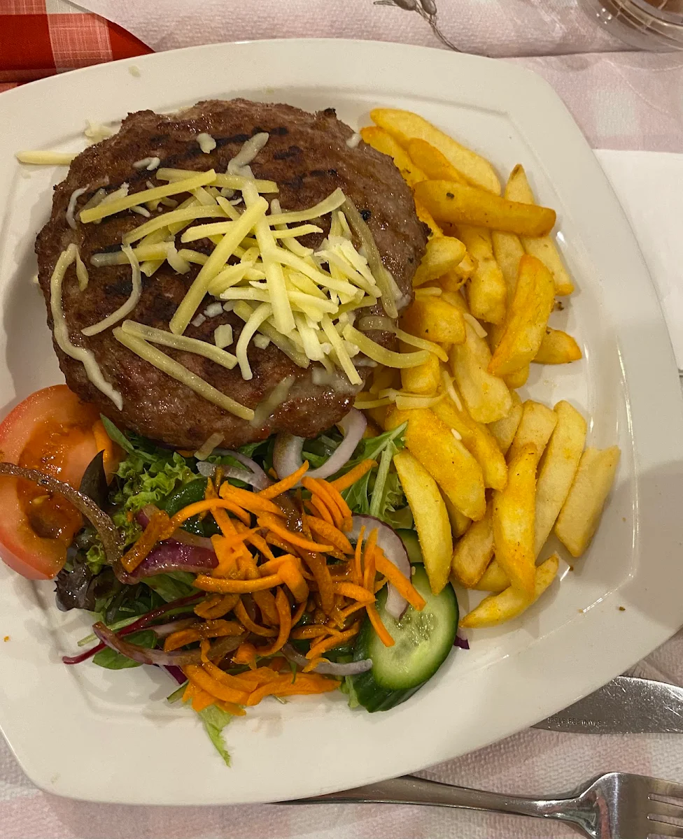 Sopska Pleskavica, Macedonian Old House Restaurant