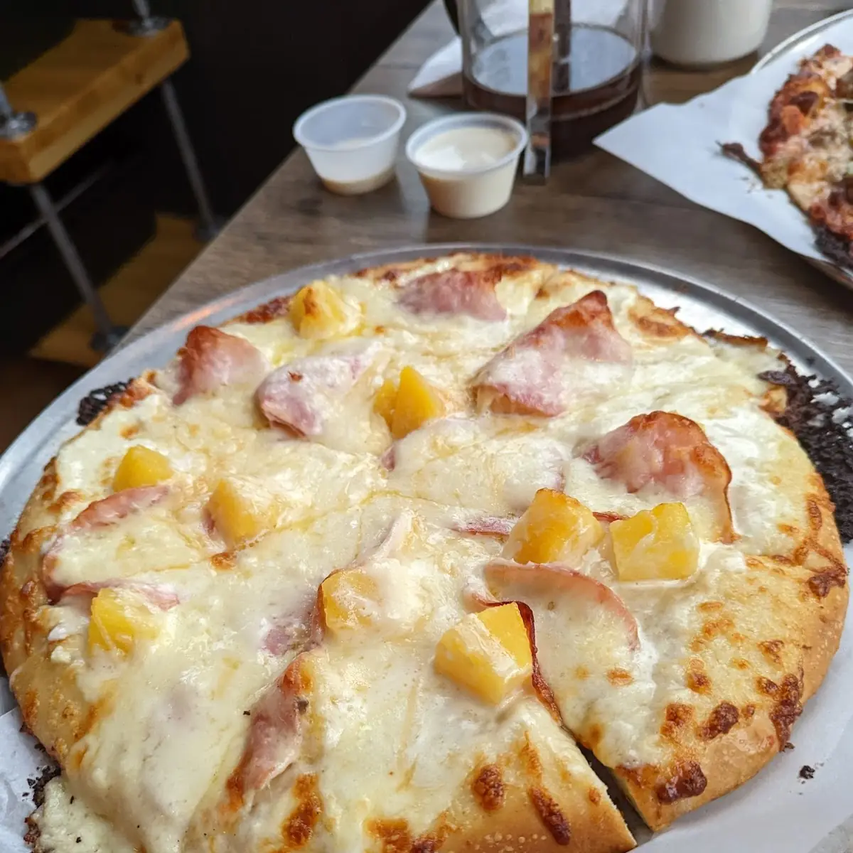 Medium Hawaiian Pizza