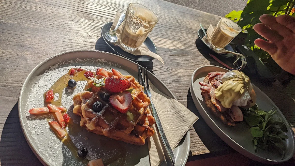 Waffles, Archers' Table