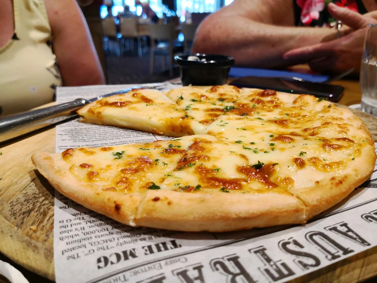 Garlic Bread with Cheese, Bracken Ridge Tavern